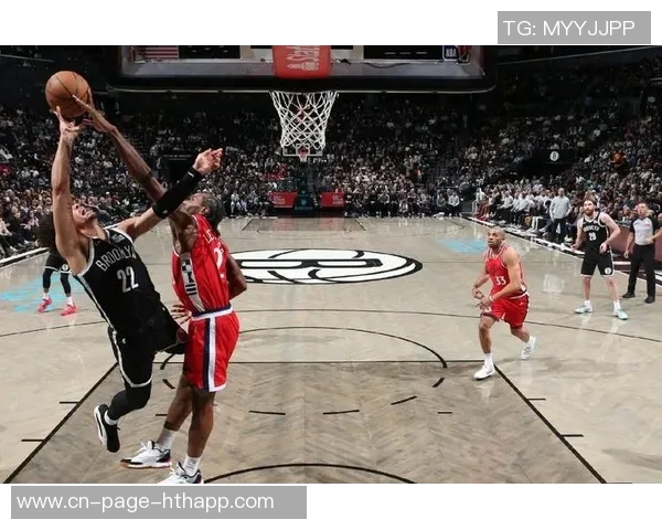 克拉克斯顿表现出色两双数据助力球队赢得胜利贡献10分11篮板3助攻2盖帽 克拉克斯顿表现出色两双数据助力球队赢得胜利贡献10分11篮板3助攻2盖帽